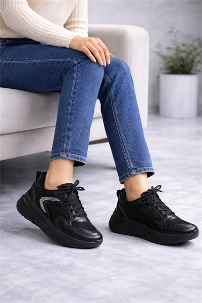 Kadın Siyah Taş Detaylı Kalın Taban Bağcıklı Sneaker Spor Ayakkabı