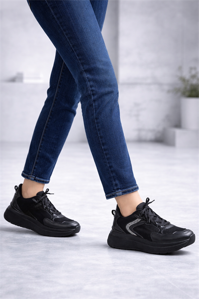 Kadın Siyah Taş Detaylı Kalın Taban Bağcıklı Sneaker Spor Ayakkabı