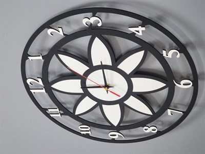 Modern Lotus Desenli Siyah-Beyaz Dekoratif Duvar Saati - Sessiz Mekanizma