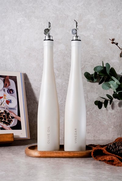 Prestige - 2'li 500ml Kırık Beyaz Dekorlu Cam Yağlık & Sirkelik Seti - Gümüş Başlıklı ve Ahşap Standlı