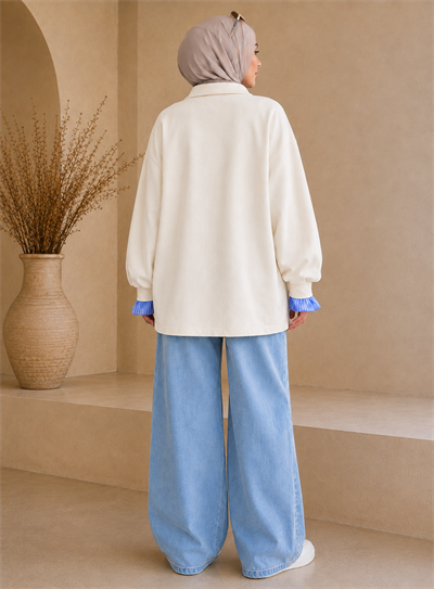 Ekru Kadın Oversize Gömlek Yaka Sweatshirt – Çizgili Poplin Detaylı Rahat Kesim Uzun Kollu Sweat