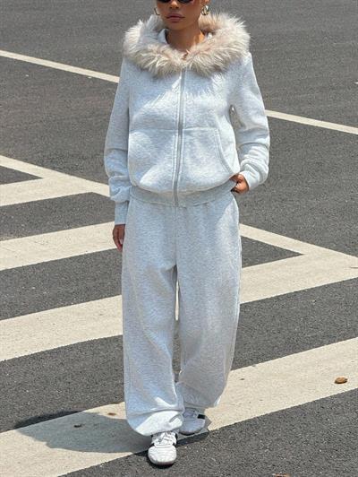 Kadın Gri Fermuarlı Kapüşonlu Sweatshirt Eşfoman Takımı – Kürklü Kapüşon, Cepli, Rahat Kalıp