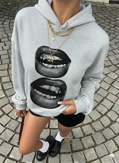 Kadın Gri Oversize Kapüşonlu Sweatshirt – Baskılı Dudak Desenli, Sokak Stili, Rahat Kesim