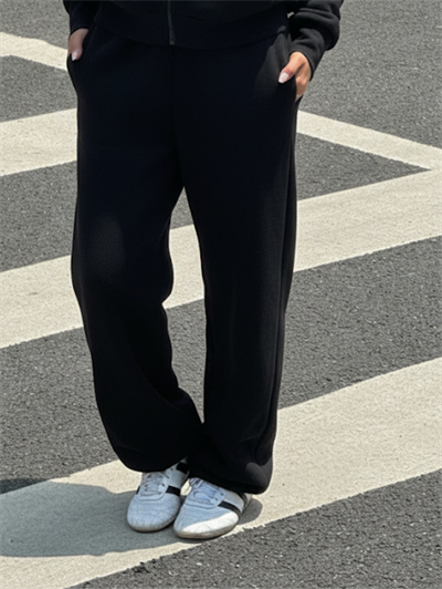 Kadın Siyah Eşofman Altı Bol Paça Oversize Jogger Pantolon Yüksek Bel Rahat Kalıp Günlük Spor Alt
