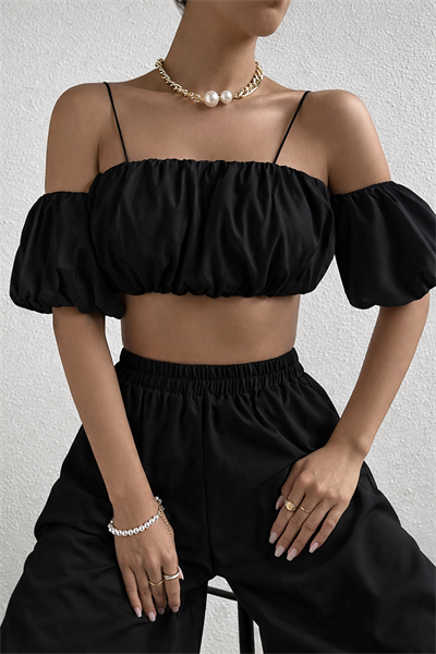 Kadın Siyah Off Shoulder Crop Bluz – Askılı, Lastikli, Kısa Kollu Yazlık Şık Üst