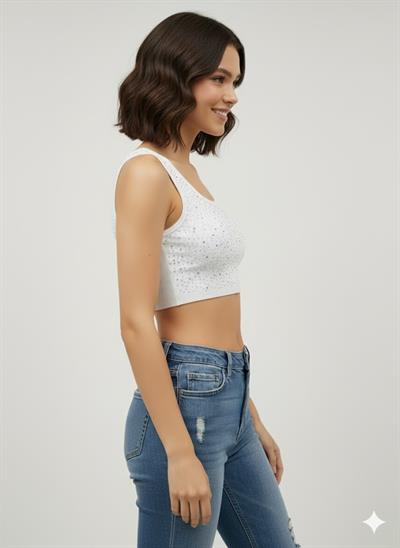 Kadın Taş Detaylı Şık Beyaz Crop Top – Esnek Kumaş, Rahat Form, Işıltılı Büstiyer