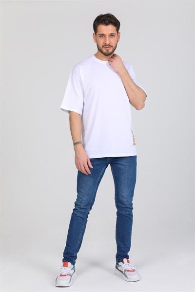 Oversize Minimal Tasarım Detaylı Beyaz T-shirt