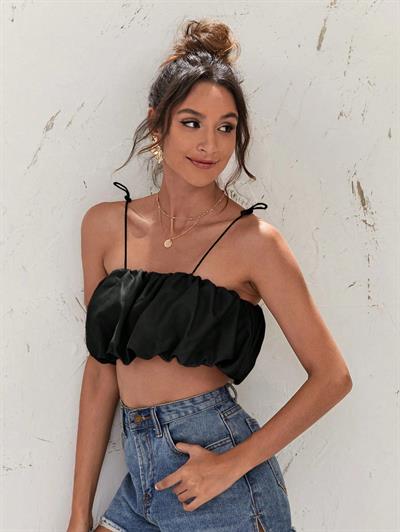 Siyah İnce Askılı Büzgülü Bubble Crop Bluz - Şık ve Modern Yazlık Üst