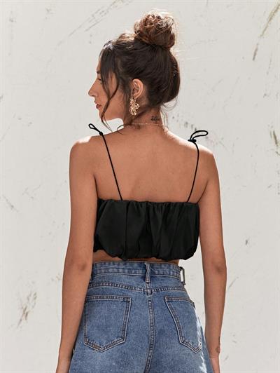 Siyah İnce Askılı Büzgülü Bubble Crop Bluz - Şık ve Modern Yazlık Üst