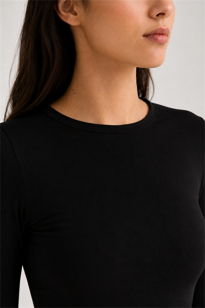 Siyah Kadın Uzun Kollu Likralı Basic Body – Esnek Polyamid Elastan Kumaş, Slim Fit, Günlük Şık Üst