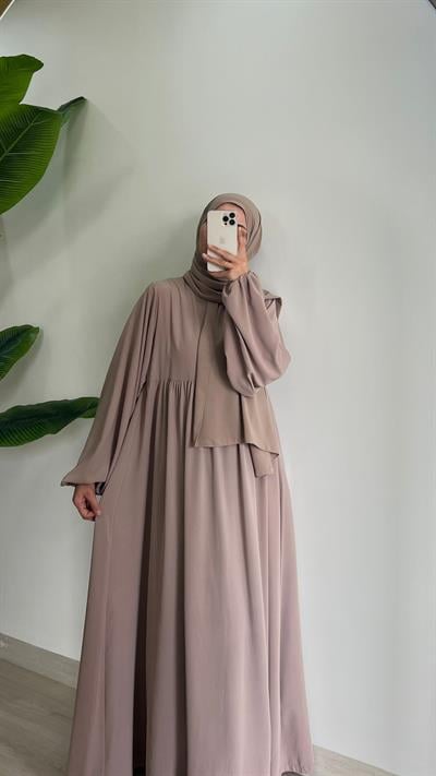 Şeida Model Bej – Ümran Özbek Collection--Abaya
