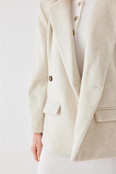 Yırtmaç Detaylı Bej Blazer