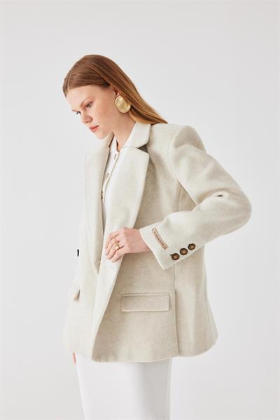 Yırtmaç Detaylı Bej Blazer