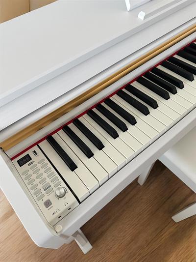 MARCİA MK-900 WH Dijital Konsol Piyano, Bluetooth, Tuş Hassasiyeti, 88 Tuşlu, Kapaklı (KULAKLIK VE TABURE)