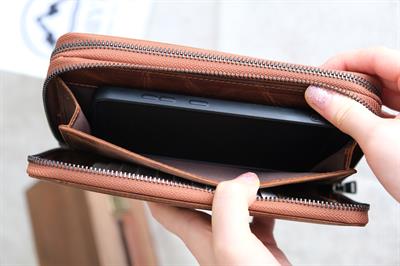 Hakiki Deri Fermuarlı Çok Para Bölmeli Tutamaçlı Unisex El Çantası Fındık 1206