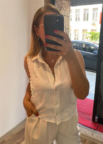Fisto  Detaylı Kolsuz Gömlek Taş