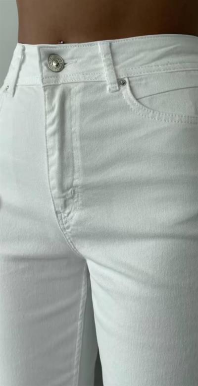 Likralı Dar Paça Jean Pantolon Beyaz