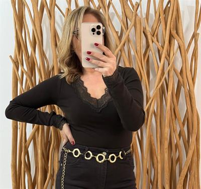Yaka Bilek Dantel Detaylı Bluz