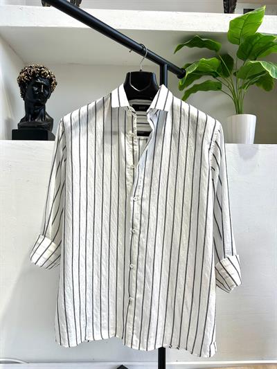 Beyaz Çizgili Gömlek