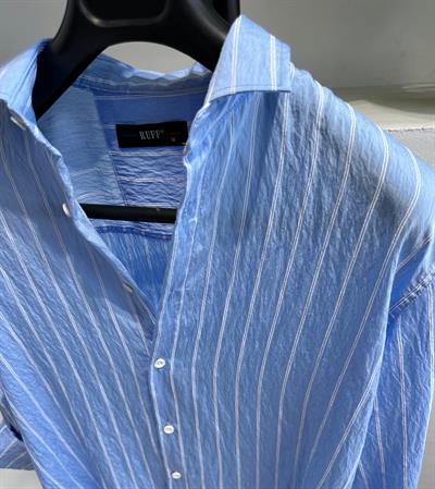 Mavi Çizgili Gömlek