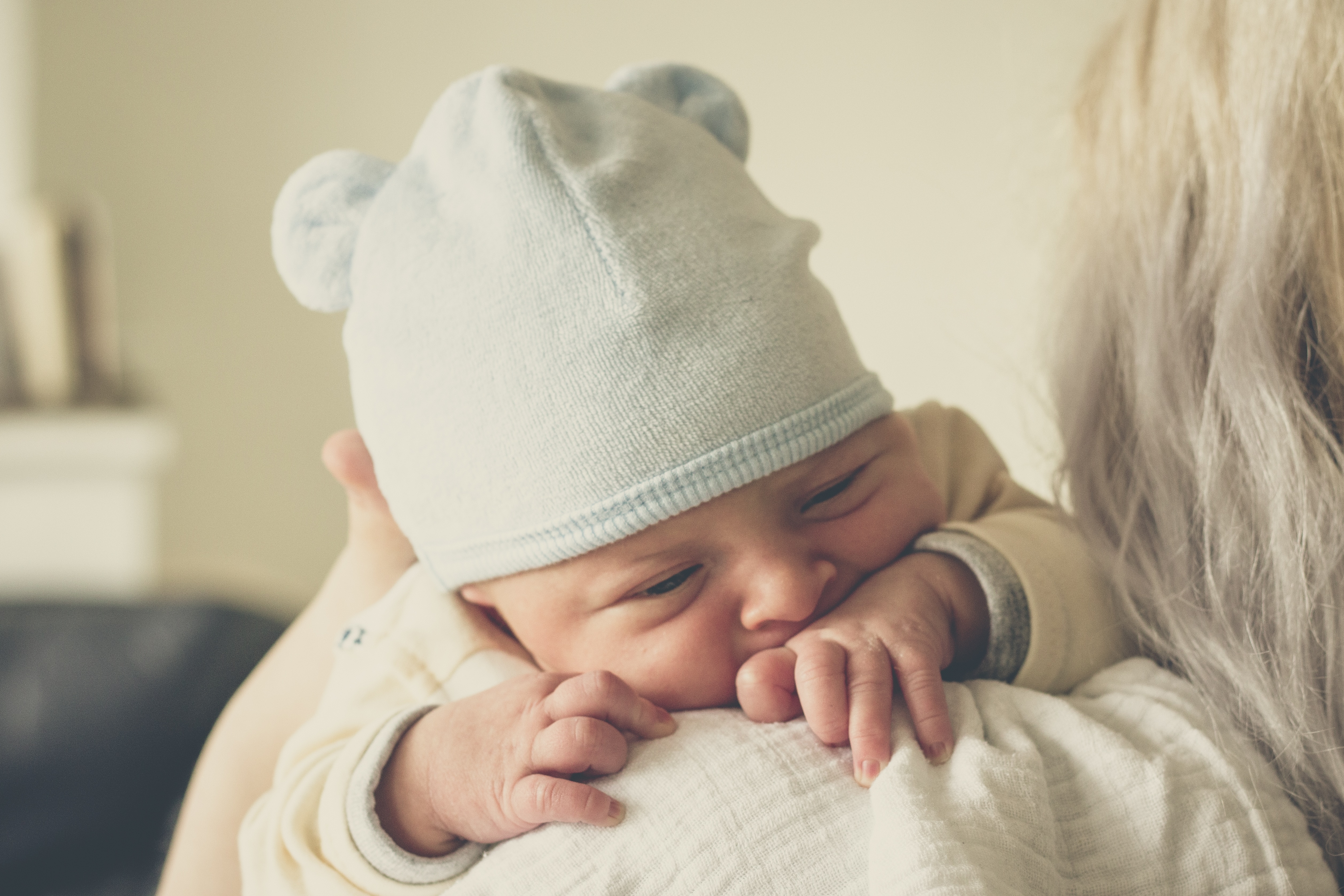 Yeni Doğan Bebek Giyimi Nasıl Olmalı?