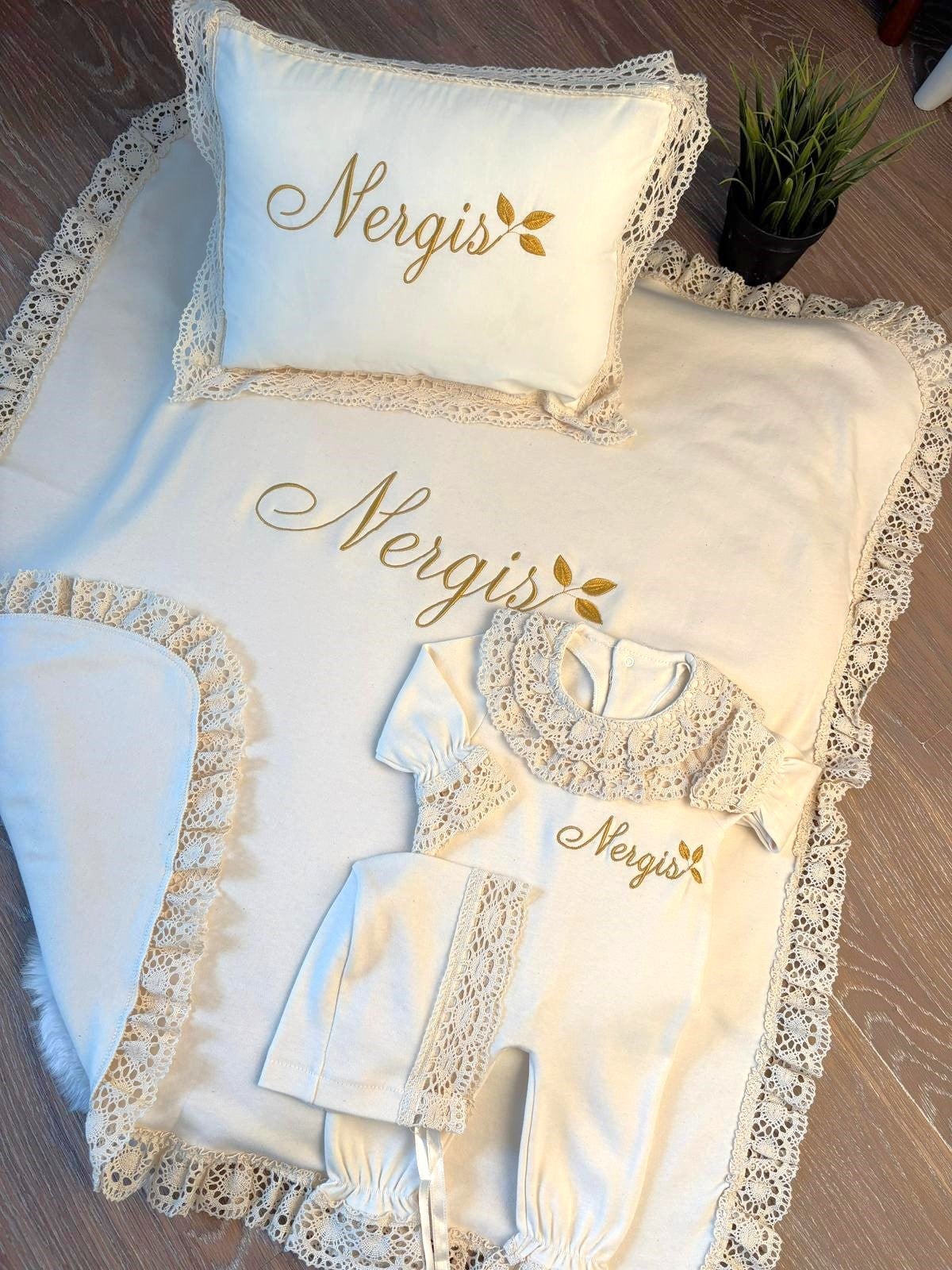 Organik Dantelli İsme Özel Yenidoğan 4'lü Set