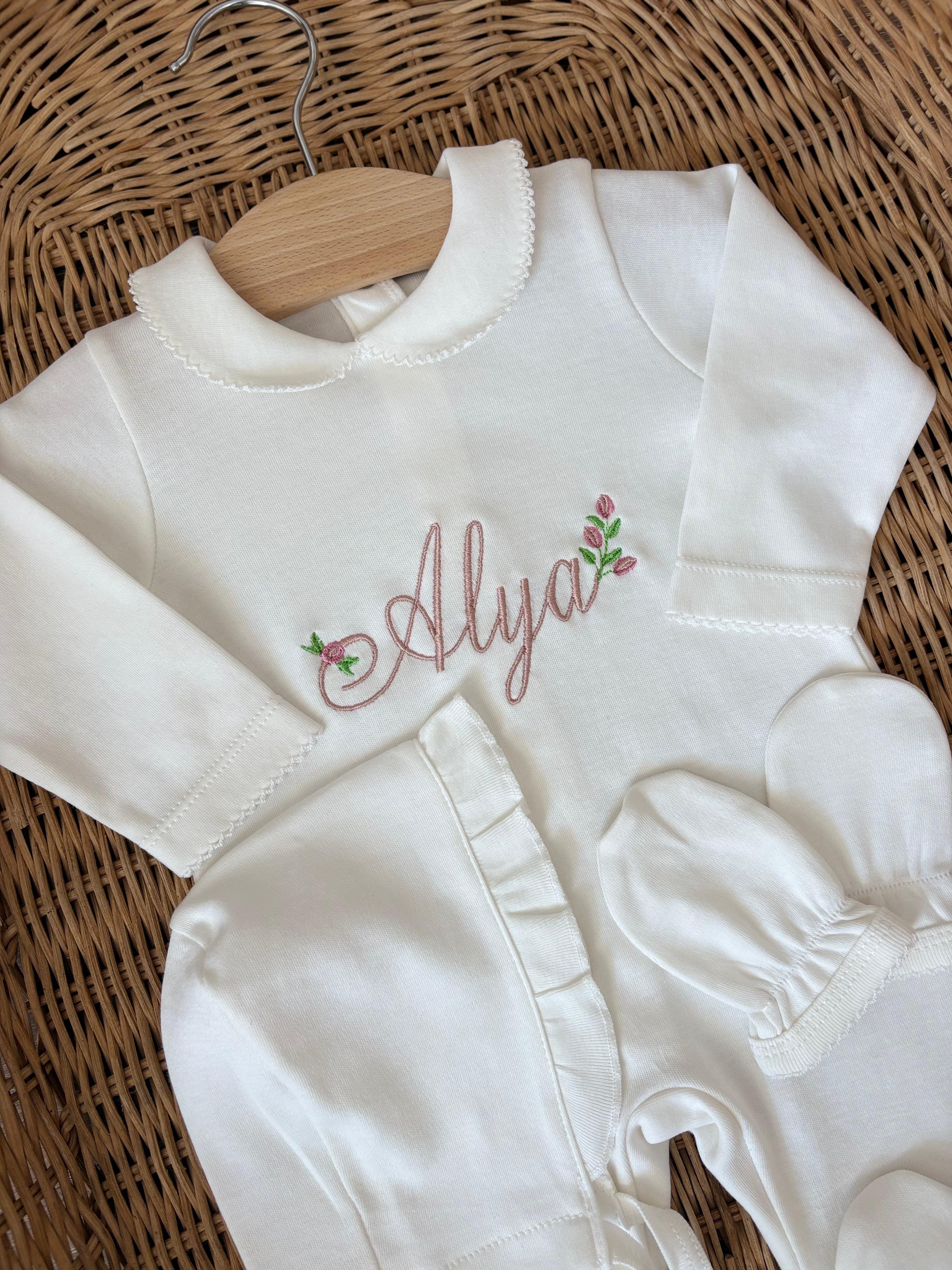 Kız Bebe İsim Nakışlı Bebek Tulum Seti