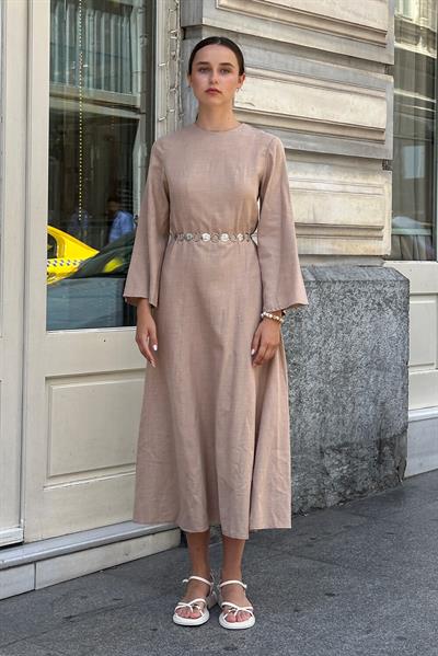 Bej Dikiş Detaylı Keten Elbise