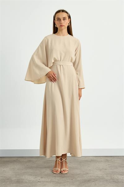 Bej Pelerin Detaylı Elbise
