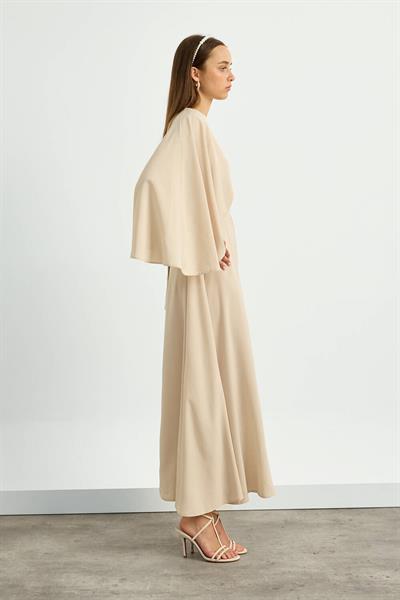 Bej Pelerin Detaylı Elbise
