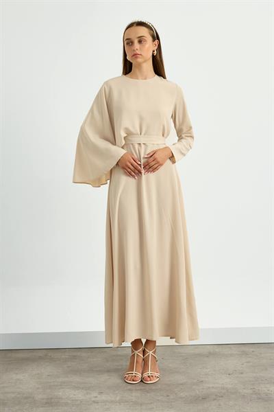 Bej Pelerin Detaylı Elbise