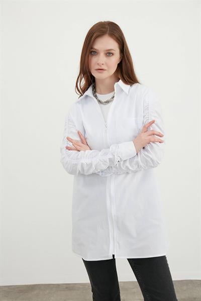 Beyaz Fermuar Detaylı Gömlek