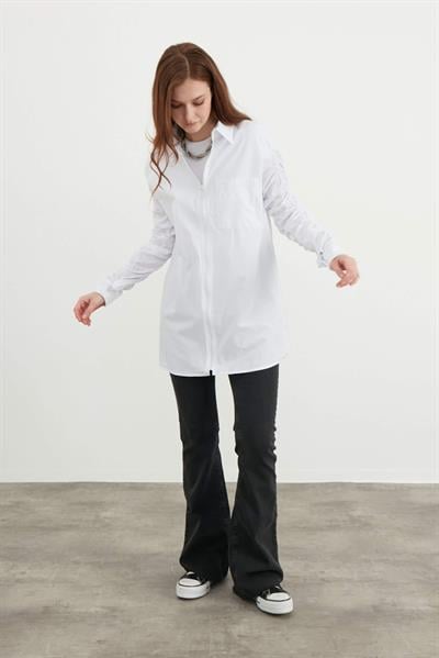 Beyaz Fermuar Detaylı Gömlek