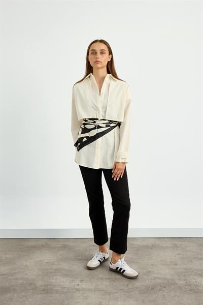 Ekru Rüzgarlık Detaylı Gömlek