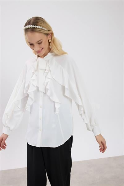 Ekru Volan Detaylı Gömlek
