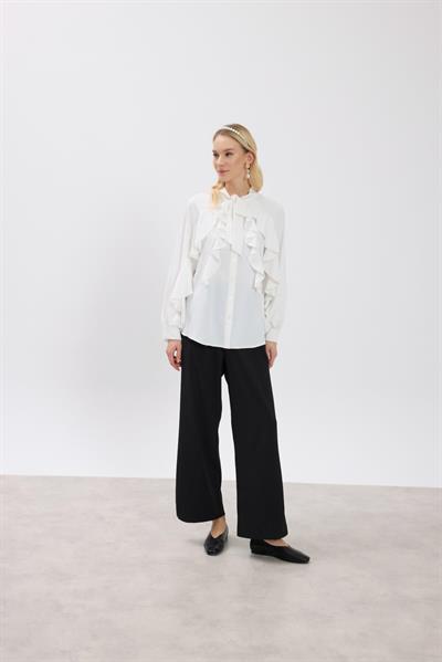 Ekru Volan Detaylı Gömlek