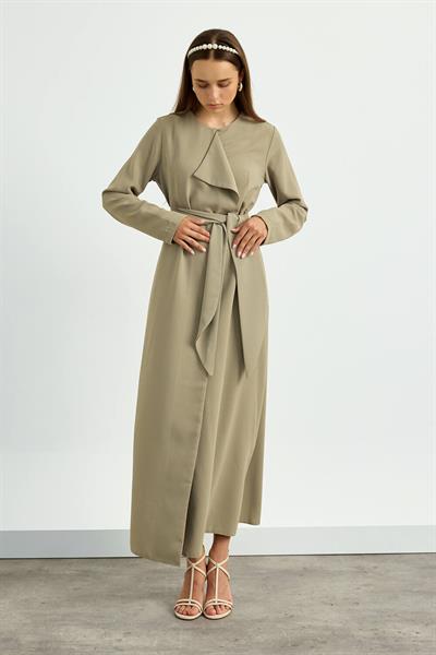 Haki Yaka Detaylı Kuşaklı Elbise