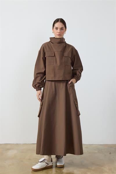 Kahverengi Yaka Detaylı Paraşüt Sweat