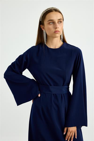 Lacivert Kolu Volanlı Kemerli Elbise