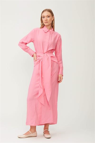 Pembe Kuşak Detaylı Elbise