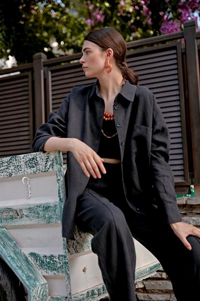 Siyah Aparturalı Keten Gömlek