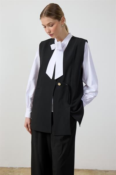 Siyah Düğme Detaylı Yelek