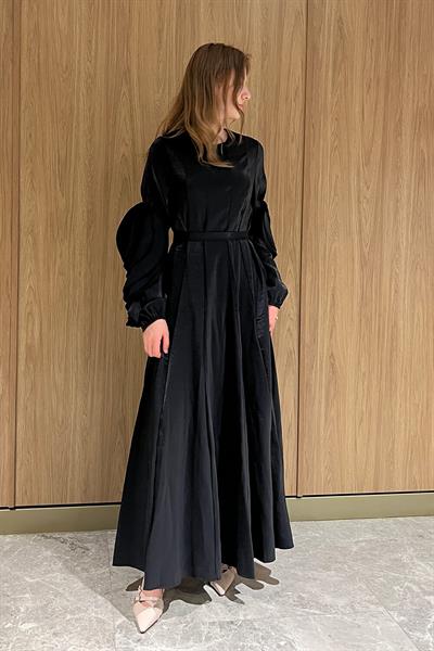 Siyah Katman Kol Detaylı Elbise