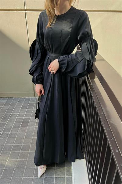 Siyah Katman Kol Detaylı Elbise