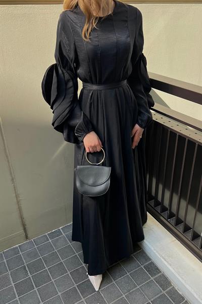 Siyah Katman Kol Detaylı Elbise