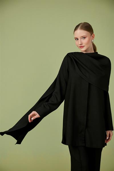 Siyah Keten Pantolonlu Takım