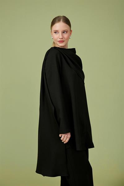 Siyah Keten Pantolonlu Takım