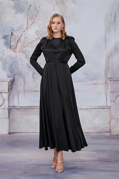 Siyah Saten Vatkalı Elbise