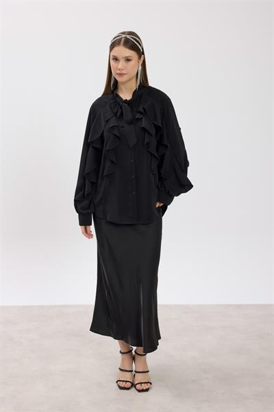 Siyah Volan Detaylı Gömlek