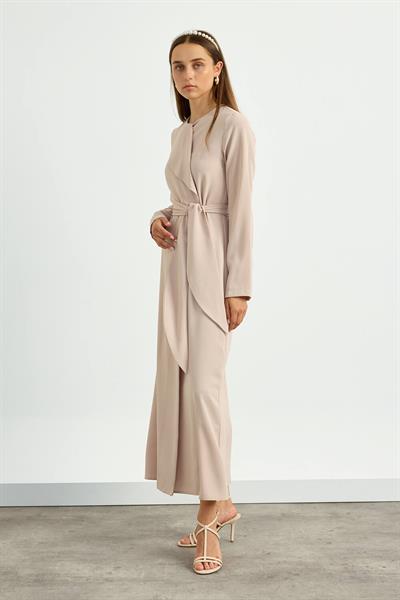 Vizon Yaka Detaylı Kuşaklı Elbise